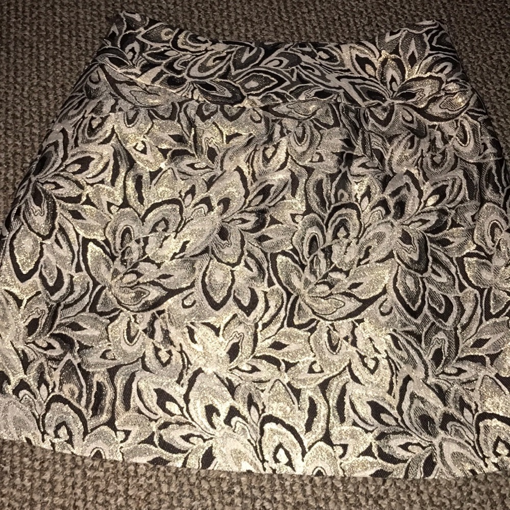 Beautiful jacquard fall skirt